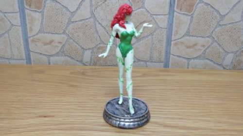 4 Boxed DC Comics Super Heroes/Villains Black Mask/Scarecrow/Poison Ivy/Red Hood and The Outlaws