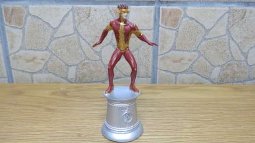 4 Boxed DC Comics Super Heroes/Villains Man-Bat/Kid Flash/Green Lantern/Ra`s Al Ghul Chess Pieces