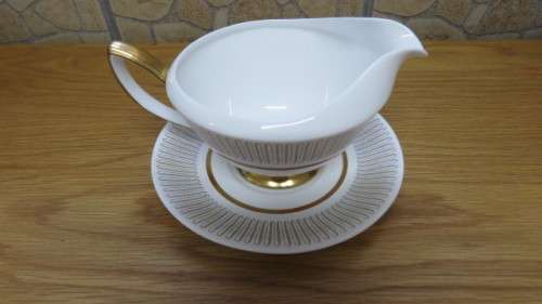Beautiful Royal Albert Bone China `Capri` Gravy Boat and Underplate. Made in England.