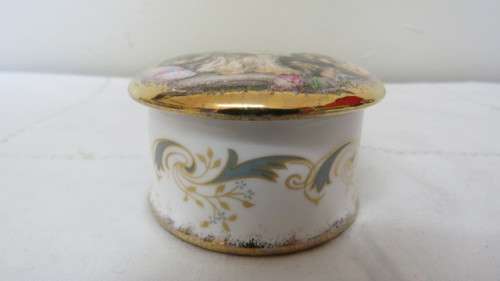 Vintage Total Elegance Staffordshire Fine Bone China Trinket Box Yorkie Dog Decoration 6 x 3,5 cm