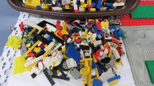 Huge Lot of Lego Pieces - May Include Pieces That Are Not Lego. COURIER ONLY