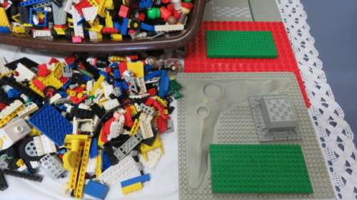 Huge Lot of Lego Pieces - May Include Pieces That Are Not Lego. COURIER ONLY