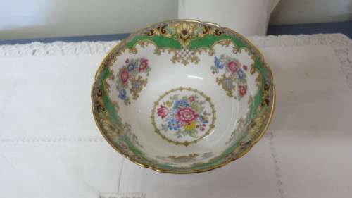 Pretty Vintage Shelley Fine Bone China Sugar Bowl #13290. Made in England