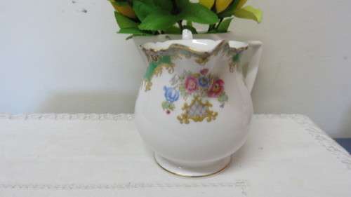 Pretty Vintage Shelley Fine Bone China Footed Creamer #13290. Made in England.