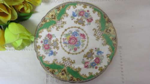 Pretty Vintage Shelly Fine Bone China Teacup, Saucer, Small Cake Plate #13290. Made in England.