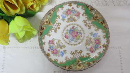 Pretty Vintage Shelly Fine Bone China Teacup, Saucer, Small Cake Plate #13290. Made in England.
