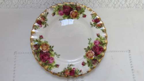 Pretty Set of Four Royal Albert Bone China `Old Country Roses` Cake/Side Plates BIDDING PER ITEM