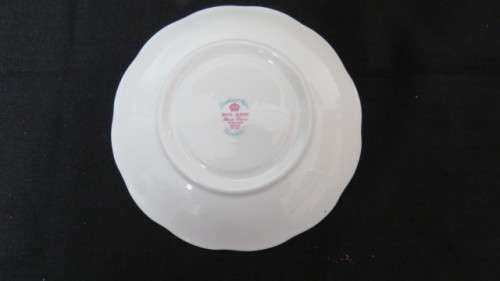 Pretty Vintage Royal Albert Bone China Sweetheart Roses `Elizabeth` Saucer.