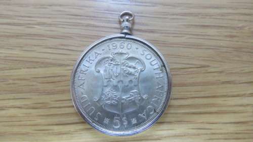 Unusual Union of South Africa 1960 Silver Five Shillings Coin Pendant 31.5g