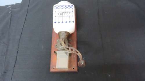 Fantastic Vintage German Wall Mounted Kaffee (Coffee) Grinder Circa 1940s 37,5 x 13,5cm