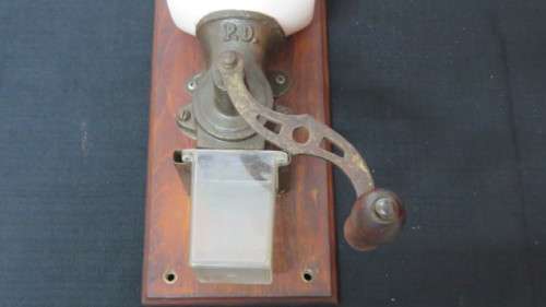 Fantastic Vintage German Wall Mounted Kaffee (Coffee) Grinder Circa 1940s 37,5 x 13,5cm