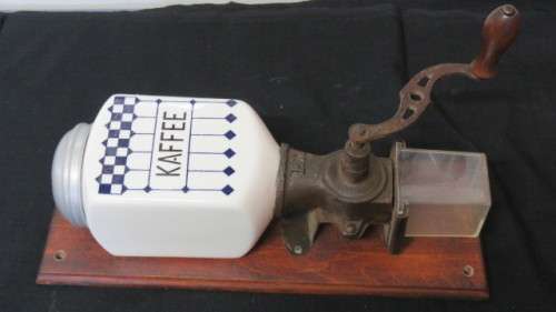 Fantastic Vintage German Wall Mounted Kaffee (Coffee) Grinder Circa 1940s 37,5 x 13,5cm