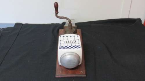 Fantastic Vintage German Wall Mounted Kaffee (Coffee) Grinder Circa 1940s 37,5 x 13,5cm