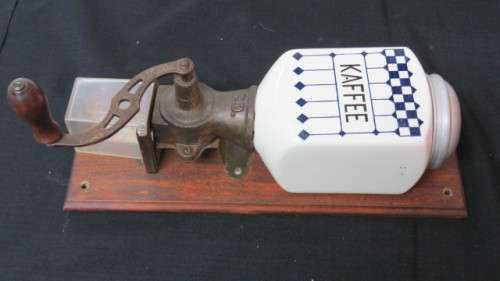 Fantastic Vintage German Wall Mounted Kaffee (Coffee) Grinder Circa 1940s 37,5 x 13,5cm