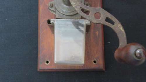 Fantastic Vintage German Wall Mounted Kaffee (Coffee) Grinder Circa 1940s 37,5 x 13,5cm