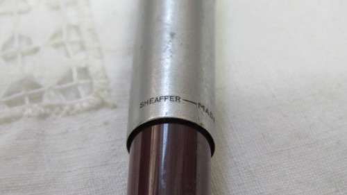 Vintage Sheaffer Quasi Imperial 330 Burgundy Fountain Pen With Steel Inlaid Nib. No Ink. L: 12,8cm