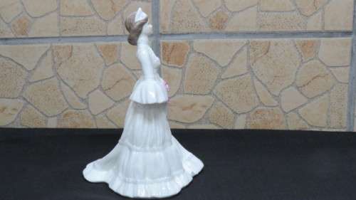 Stunning Vintage Coalport Bone China Ladies of Fashion `The Bride` Figurine H: 23cm