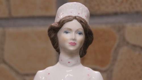 Stunning Vintage Coalport Bone China Ladies of Fashion `The Bride` Figurine H: 23cm