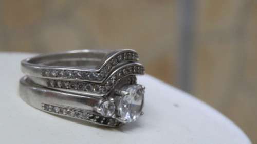 Gorgeous Sterling Silver Cuddle Triple Set Ring With Clear Stones Size R 7.7g