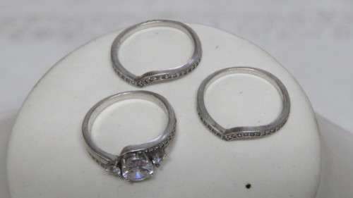 Gorgeous Sterling Silver Cuddle Triple Set Ring With Clear Stones Size R 7.7g