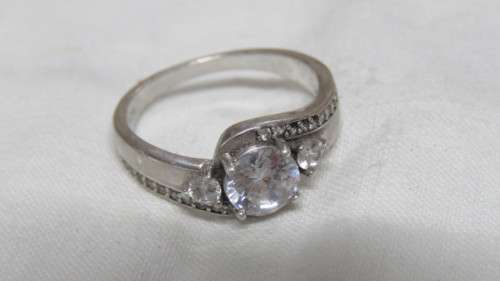 Gorgeous Sterling Silver Cuddle Triple Set Ring With Clear Stones Size R 7.7g
