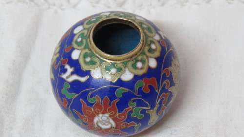 Beautiful Vintage Miniature Cloisonne Pot With Floral Design H: 5 cm