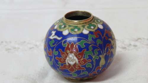 Beautiful Vintage Miniature Cloisonne Pot With Floral Design H: 5 cm