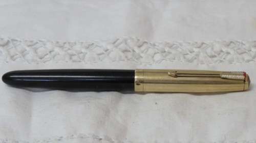 Vintage Parker 51 Black Fountain Pen With Hooded Nib and 1/10 14ct. Rose Gold Lid L: 13.5cm