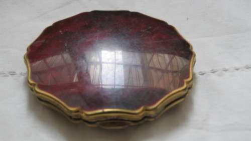 Beautiful Vintage Stratton Enamel Burgundy Turtle Shell Pattern Powder Compact 8 x 8,5cm