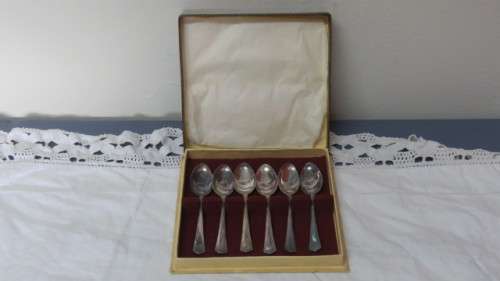 Lovely Vintage Set of Six EPNS Sheffield Blank Teaspoons in Box L: 11,5 cm Each