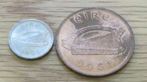Rare Set of Eight 1966 Irish Pre-Decimal Animal Coin Set in Green Wallet. Details in Description.