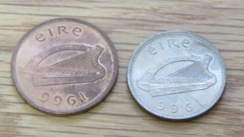 Rare Set of Eight 1966 Irish Pre-Decimal Animal Coin Set in Green Wallet. Details in Description.