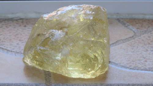 Stunning Golden Apatite Natural Stone Crystal 6,5 x 5,5 x 4 cm