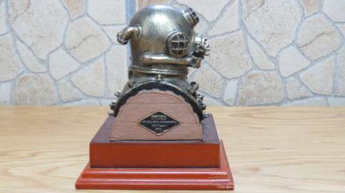 Interesting Vintage Mounted Desco MkV United States Navy Deep Sea Diving Helmet Paperweight H: 14 cm