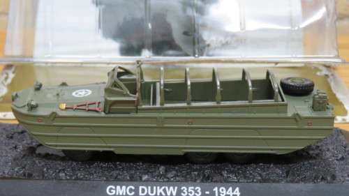 Boxed Amercom Collection GMC DUKW 353 - 1944 U.S. Military Vehicle Scale 1:72 L: 135 mm
