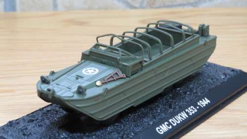 Boxed Amercom Collection GMC DUKW 353 - 1944 U.S. Military Vehicle Scale 1:72 L: 135 mm