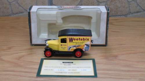 Boxed Vintage Corgi Limited Edition Days Gone 10 cwt Light Van Weetabix DG021063 L: 8cm