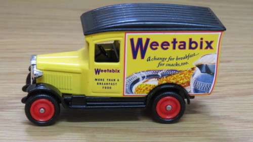 Boxed Vintage Corgi Limited Edition Days Gone 10 cwt Light Van Weetabix DG021063 L: 8cm