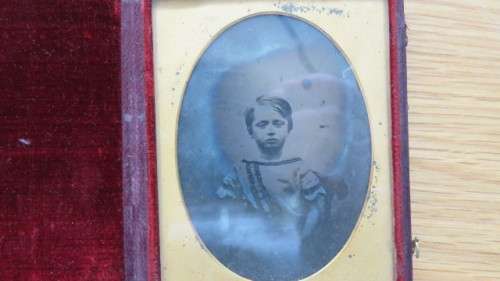 Lot of Three Victorian Ambrotypes and One Daguerreotype in Full Split Cases. Details in Description