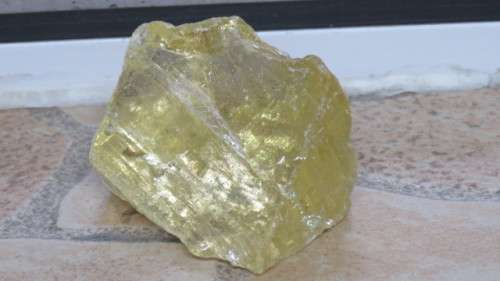 Gorgeous Golden Apatite Natural Stone Crystal 6,5 x 4 x 3,5 cm