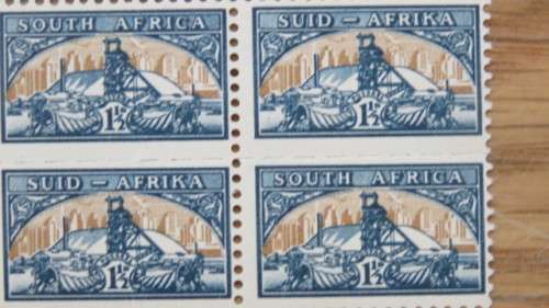 Block of Twenty Unused English/Afrkaans 1936 Union of South Africa 1 1/2d Stamps.