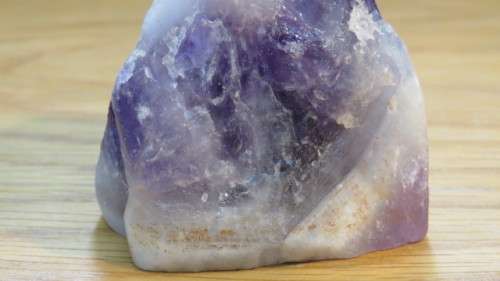 Gorgeous Chunky, Raw, Unpolished Rough Rainbow Flourite Speciman 6,4 x 4,7 x 5 cm