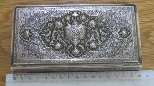 Superb Vintage Ornately Decorated Silver Plate Hinged Footed Cigarette Box 16 x 8,5 x 2 cm
