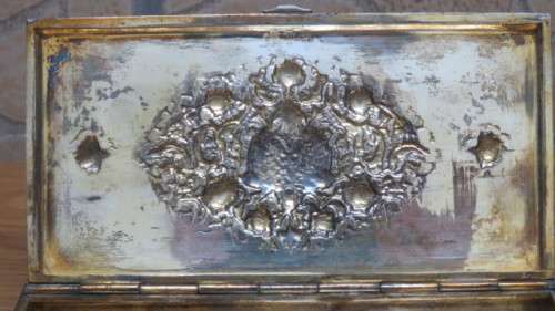 Superb Vintage Ornately Decorated Silver Plate Hinged Footed Cigarette Box 16 x 8,5 x 2 cm