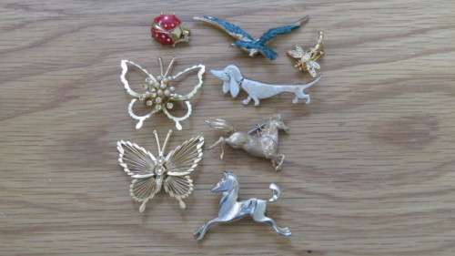 Lot of Eight Vintage Animal and Insect Brooches. Details in Description.