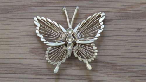 Lot of Eight Vintage Animal and Insect Brooches. Details in Description.