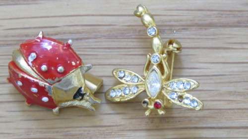 Lot of Eight Vintage Animal and Insect Brooches. Details in Description.