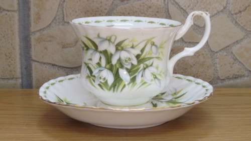Vintage Royal Albert Bone China Flower of the Month Series (January) `Snowdrop` Teacup and Saucer