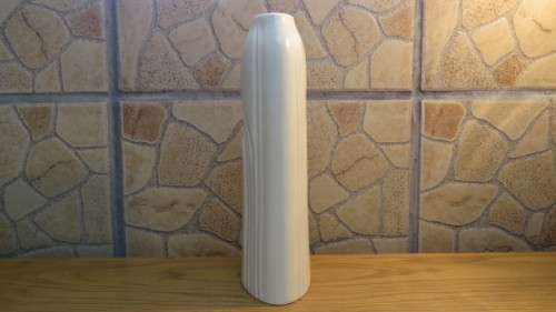 Lovely Vintage Cream Ceramic Linear Vase H: 20,5 cm