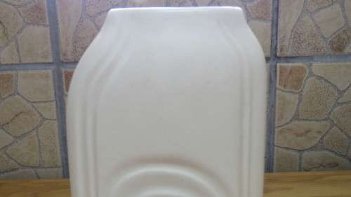 Lovely Vintage Cream Ceramic Linear Vase H: 20,5 cm